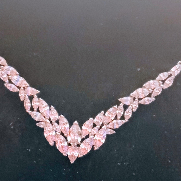 Swarovski Swan Mesmera  Crystal Cubic Zirconia 18 inch Necklace .A Reg Box - Picture 5 of 8